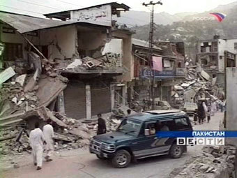 Последствия землетрясения 2005-го года в Пакистане. Кадр канала 