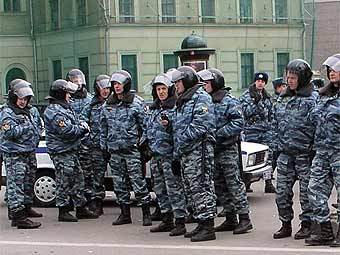 Сотрудники милиции на месте проведения "Русского марша". Фото с сайта rusmarsh.org