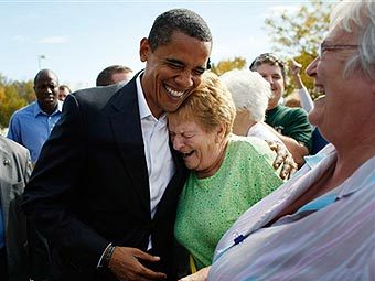 Барак Обама со своими сторонниками. Фото ©AFP