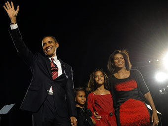 Барак Обама с супругой и дочерьми. Фото ©AFP