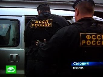 Судебные приставы. Кадр телеканала НТВ, архив