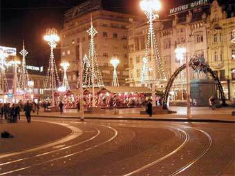 Новогоднее убранство Загреба. Фото с сайта www.amcostarica.com