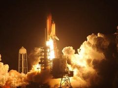 Во время старта от "Индевора" оторвался кусок термоизоляции