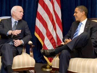 Джон Маккейн и Барак Обама на встрече в Чикаго. Фото ©AFP
