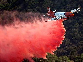 Тушение лесного пожара в Калифорнии. Фото ©AFP