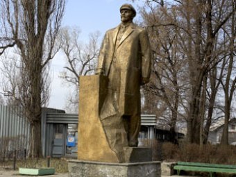 Памятник Ленину в Кременчуге. Фото с сайта iva.dth.com.ua