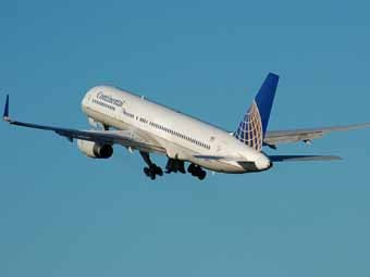 'Боинг' авиакомпании Continental Airlines. Фото с сайта Википедии 'Боинг' авиакомпании Continental Airlines. Фото с сайта Википедии