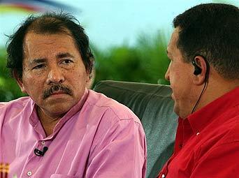 Даниэль Ортега и Уго Чавес. Фото (C)AFP