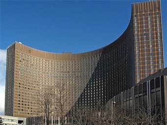 Гостиница "Космос". Фото Сергея Духанина с сайта panoramio.com