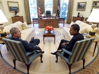 Джордж Буш и Барак Обама. Фото ©AFP