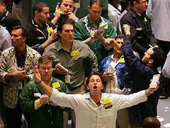 Трейдеры на NYMEX. Фото (c)AFP Трейдеры на NYMEX. Фото (c)AFP