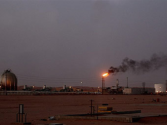Нефтедобыча в Саудовской Аравии. Фото (c)AFP Нефтедобыча в Саудовской Аравии. Фото (c)AFP