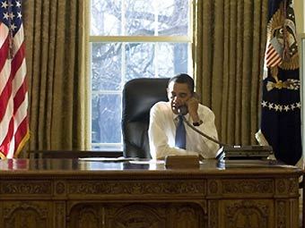 Барак Обама в Овальном кабинете. Фото ©AFP