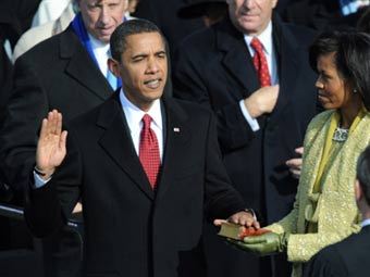 Барак Обама принимает президентскую присягу 20 января. Фото ©AFP