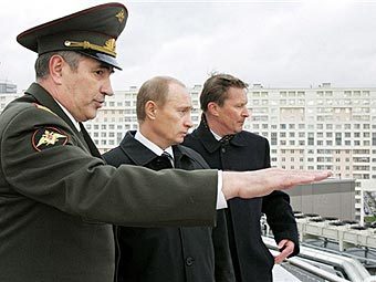 Валентин Корабельников (крайний слева). Фото ©AFP, архив
