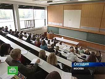 Студенты одного из московских вузов. Кадр телеканала НТВ