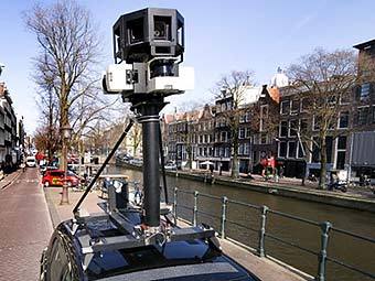 Автомобиль Google, фотографирующий улицы для Street View. Фото ©AFP