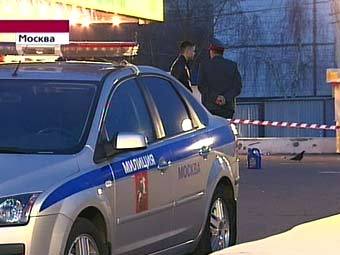 Милиция у супермаркета "Остров". Кадр "Первого канала", архив