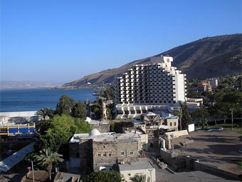 Вид на Тверию. Фото пользователя Deror avi с сайта wikipedia.org