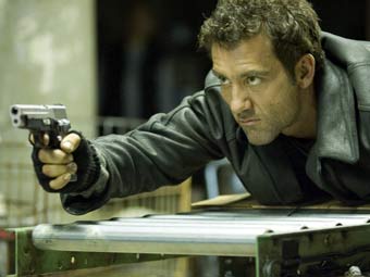 Кадр из фильма "Пристрели их" 