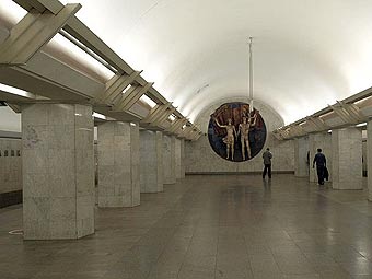 Станция "Полянка". Фото пользователя NVO с сайта wikipedia.org 