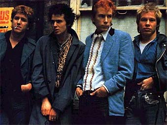 С аукциона Christie's сняли поддельную афишу Sex Pistols