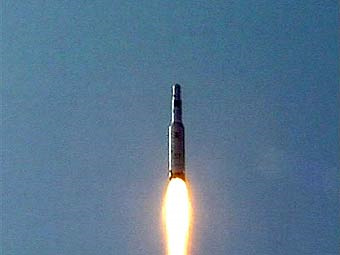 Запуск северокорейской ракеты. Кадр видеозаписи, переданный ©AFP, архив