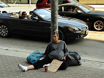 Бездомная в Лос-Анджелесе. Фото ©AFP