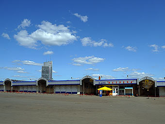 Черкизовский рынок. Фото Мити Алешковского для "Ленты.Ру"