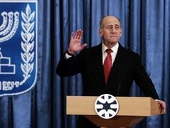 Полиция Израиля потребовала завести новое дело против Ольмерта