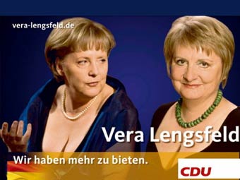 Агитационный плакат с Ангелой Меркель и Верой Ленгсфельд