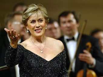       2004 .   ©AFP