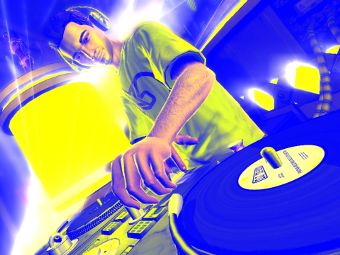 Activision назвала дату выхода DJ Hero