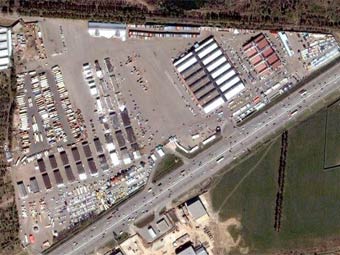 Рынок "Эмерал" на спутниковом снимке Google Maps