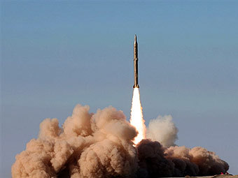 Пуск ракеты в Иране 12 ноября 2008 года. Фото (c) AFP