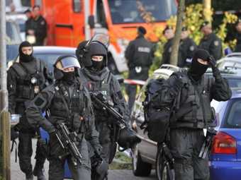 Немецкие полицейские из специального подразделения. Фото ©AFP