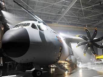 ������� A400M. ���� � ����� www.airbusmilitary.com