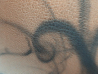 Татуировки на Марсе. Фото MRO/HiRISE