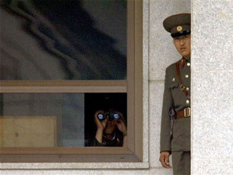 Северокорейские пограничники. Фото ©AFP