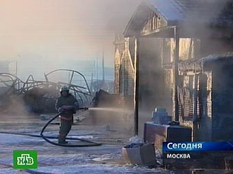Тушение пожара на Мытищинской ярмарке. Кадр телеканала НТВ