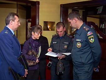 Проверка в московском клубе. Кадр "Первого канала"