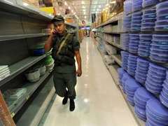 В Венесуэле за спекуляцию закрыли 619 магазинов