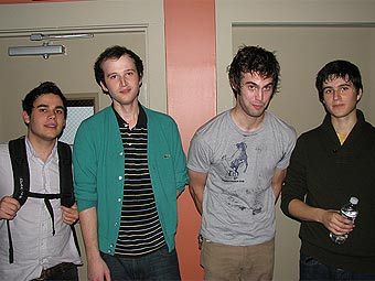 Vampire Weekend согнали Кешу с вершины американского чарта