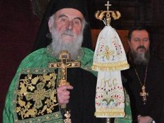 Главой православных сербов стал "умеренный" патриарх Ириней