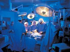 Медсестру из Висконсина уволили во время операции