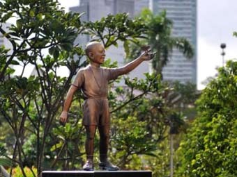 Статуя Обамы в Джакарте. Фото ©AFP