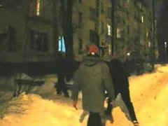 Кадр из ролика с нападением на африканца