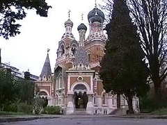 "Обманутые революцией" вкладчики требуют ареста российского храма в Ницце