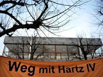  " Hartz-IV"      .  ©AFP