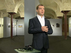 Статус президента помешал фотографу Медведеву